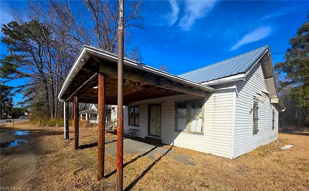 2928 Carolina RD, Suffolk — 1 bed Residential, 960 sqft