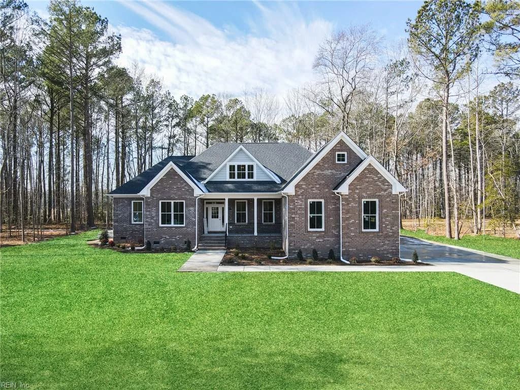 1312 Creekway DR, SMITHFIELD VA 23430 - Photo 2