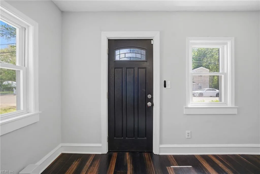 1713 Bay AVE, HAMPTON VA 23661 - Photo 3