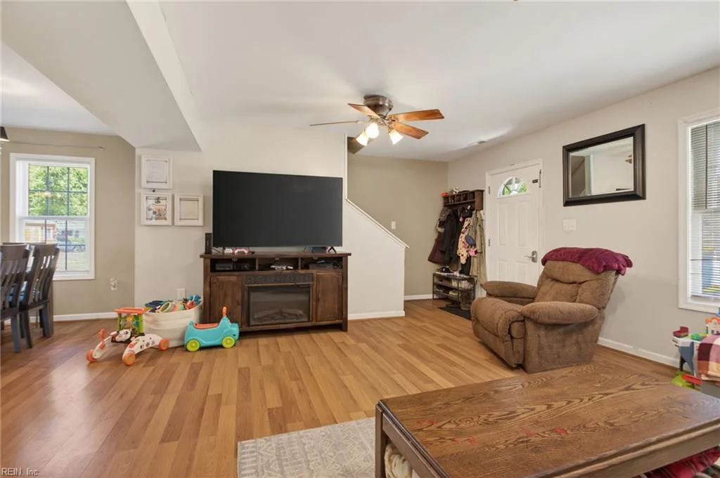 342 Plum DR, HARTFIELD VA 23071 - Photo 5
