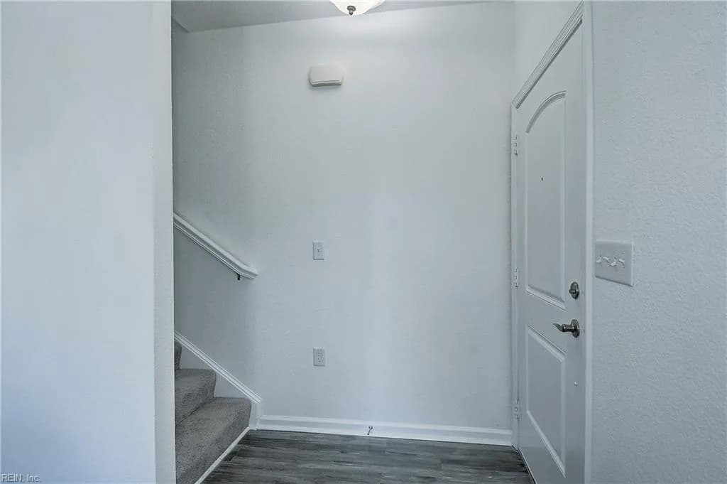4053 Trenwith LN, VIRGINIABEACH VA 23456 - Photo 4