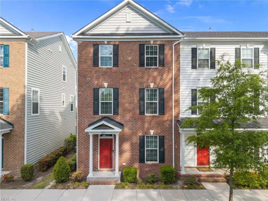 213 Runnel ST, HAMPTON VA 23666 - Photo 2