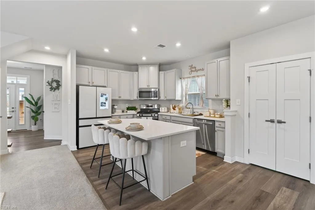 133 Pocosin PATH, POQUOSON VA 23662 - Photo 3