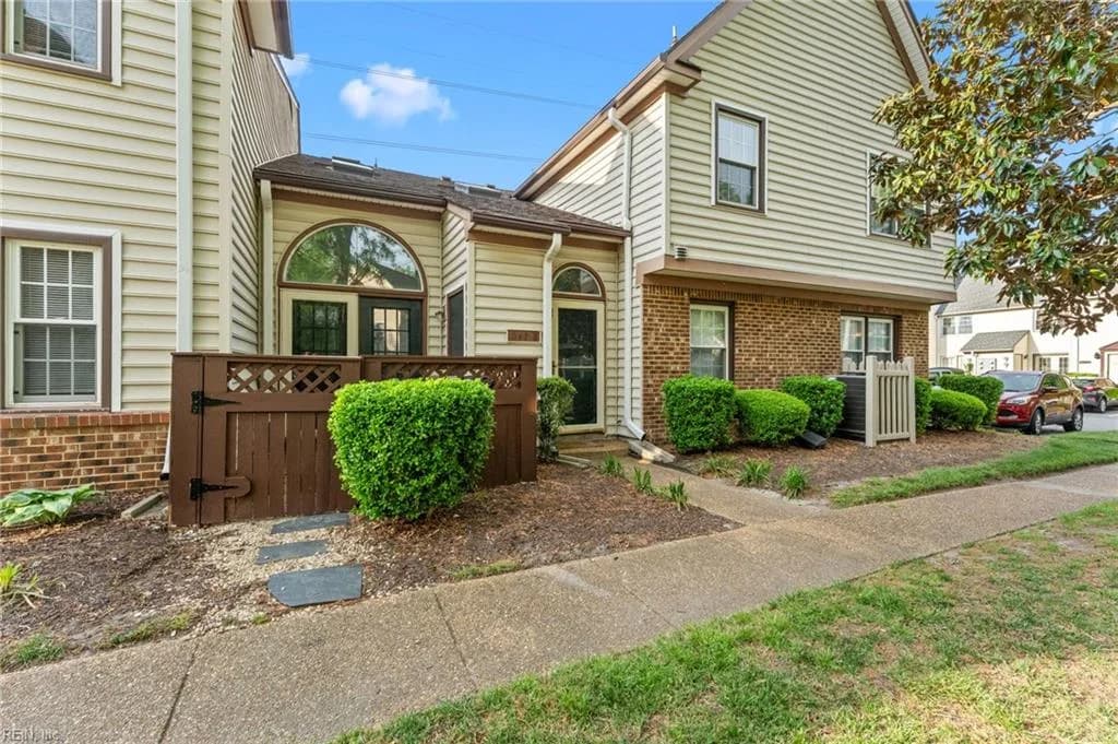 948 Saint Andrews RCH #B, CHESAPEAKE VA 23320 - Photo 3