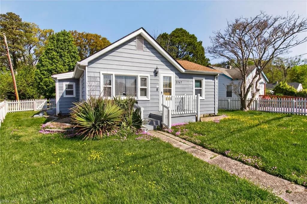 2747 Jamestown AVE, HAMPTON VA 23661 - Photo 3