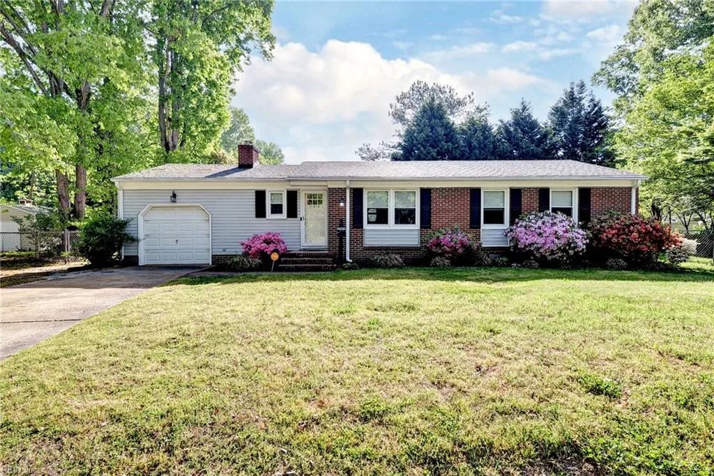 614 Martire CIR, Newport News — 3 bed Residential, 1,600 sqft