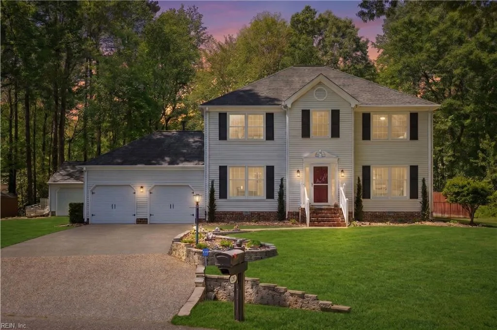 102 Michael PL, Yorktown — 4 bed Residential, 2,672 sqft