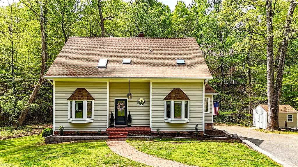 111 Shoreham LN, WILLIAMSBURG VA 23185 - Main photo