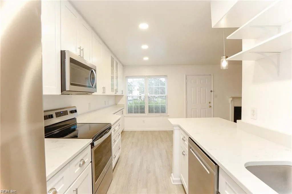 1441 Deerpond LN, VIRGINIABEACH VA 23464 - Photo 3