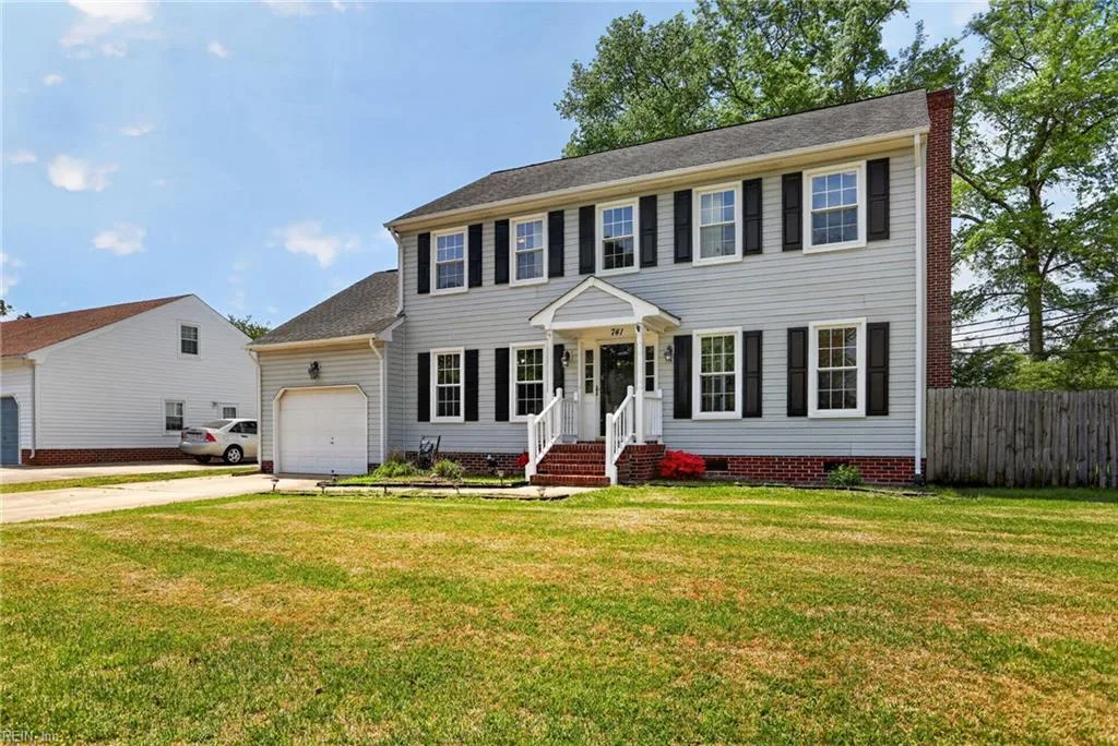741 Corapeake DR, Chesapeake — 5 bed Residential, 2,400 sqft