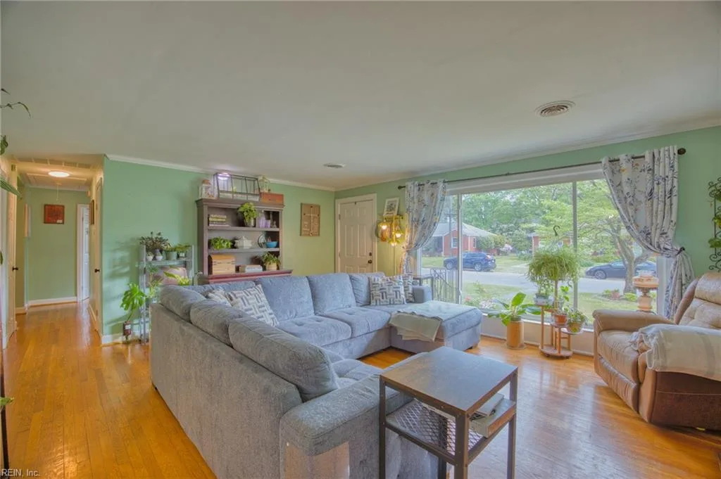 106 Lynn DR, PORTSMOUTH VA 23707 - Photo 4