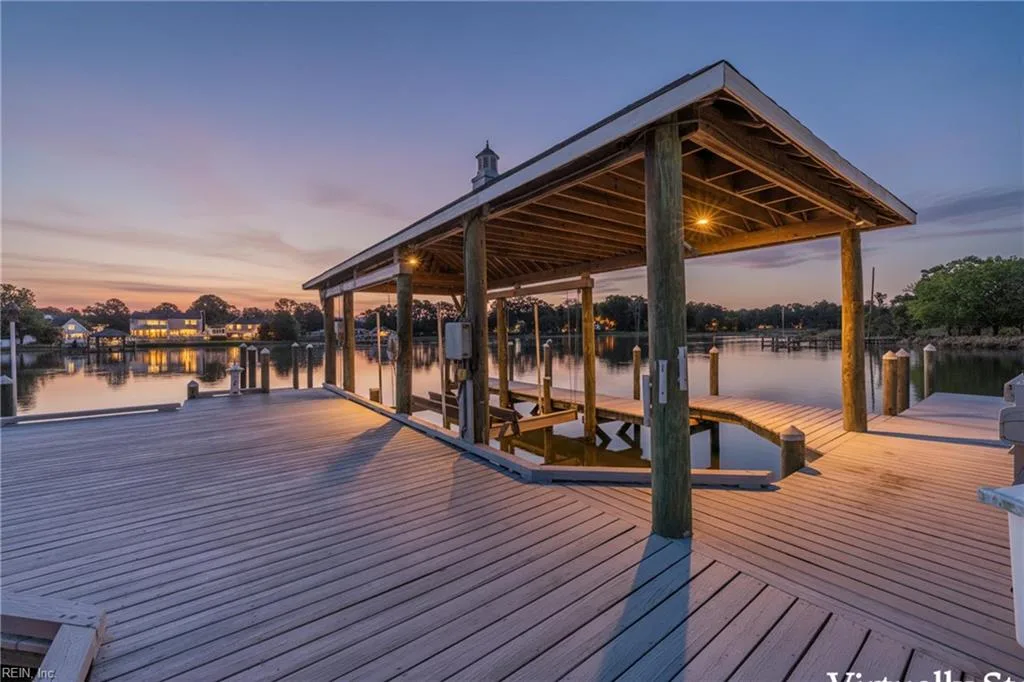 106 Ocean Breeze DR, YORKTOWN VA 23693