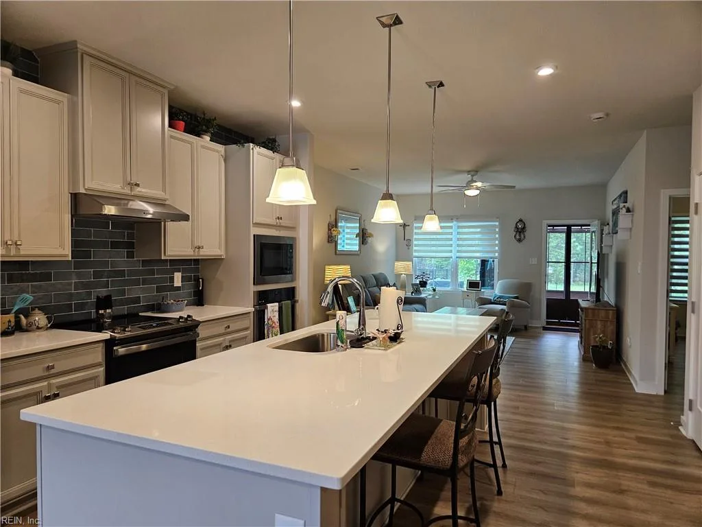 23082 Retreat LN, CARROLLTON VA 23314 - Photo 5
