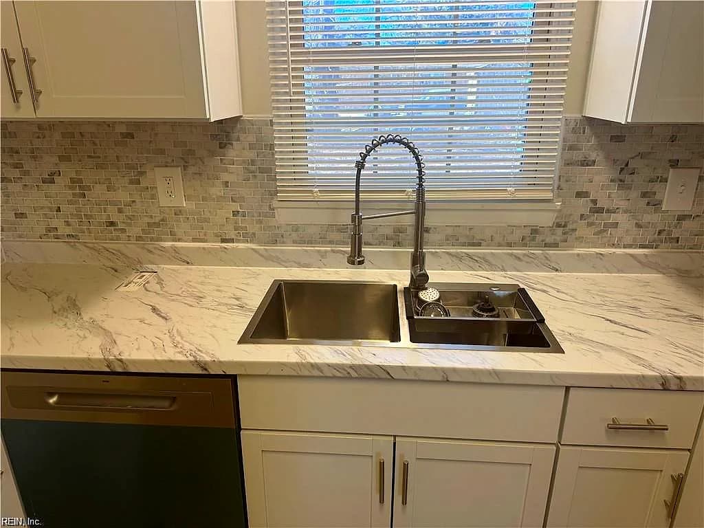 4108 Wake AVE, CHESAPEAKE VA 23324 - Photo 5