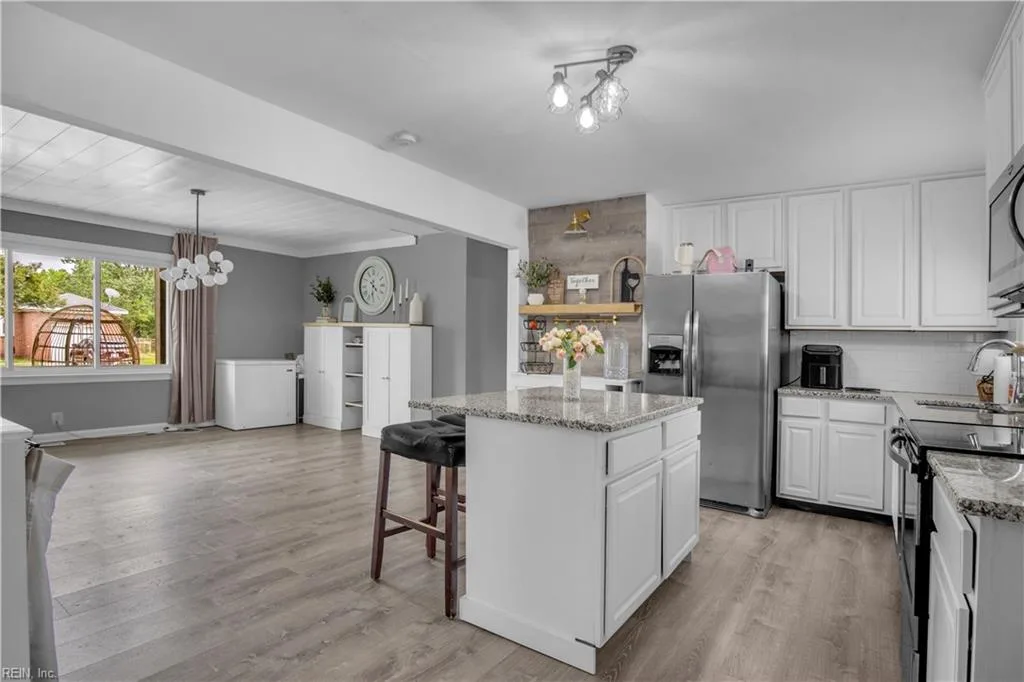 421 Plummer DR, CHESAPEAKE VA 23323