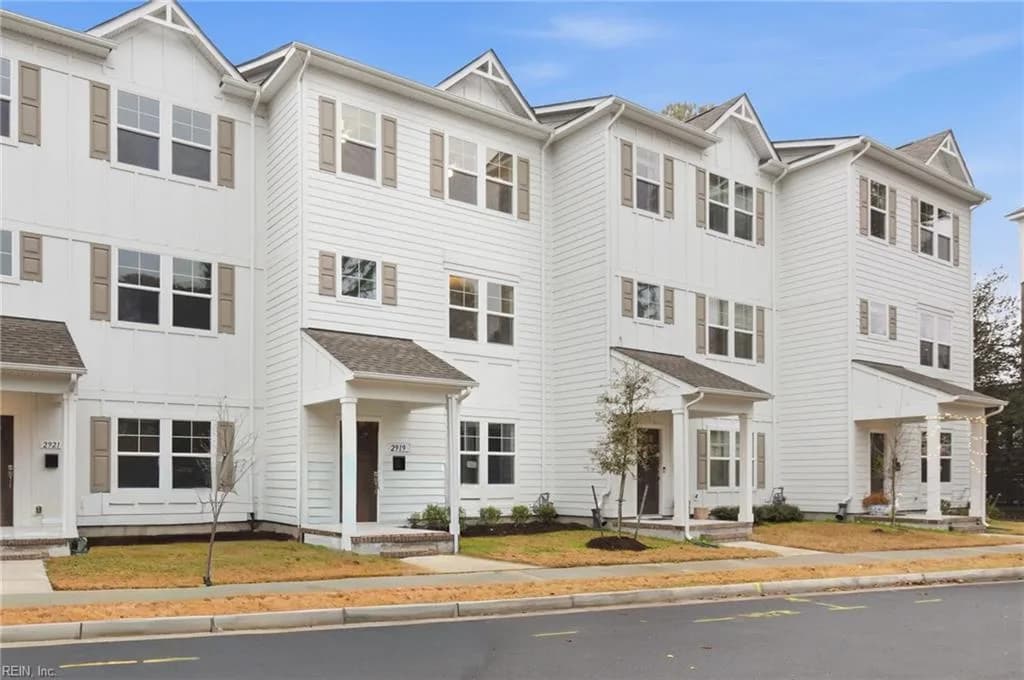 2923 Pretty Lake AVE, NORFOLK VA 23518 - Photo 3