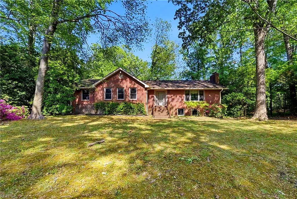 656 Pinetree DR, VIRGINIA BEACH VA 23452 - Main photo