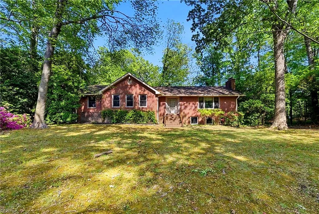 656 Pinetree DR, Virginia Beach — 3 bed Residential, 2,093 sqft