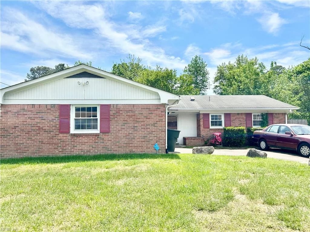 702 Dresden DR, NEWPORTNEWS VA 23601