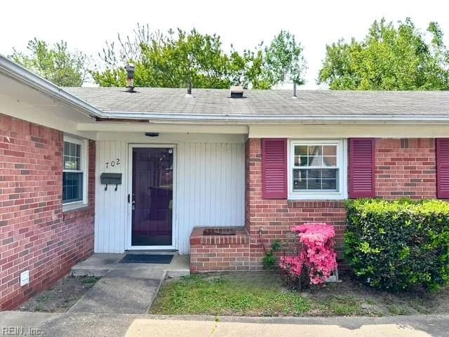 702 Dresden DR, NEWPORTNEWS VA 23601 - Photo 3