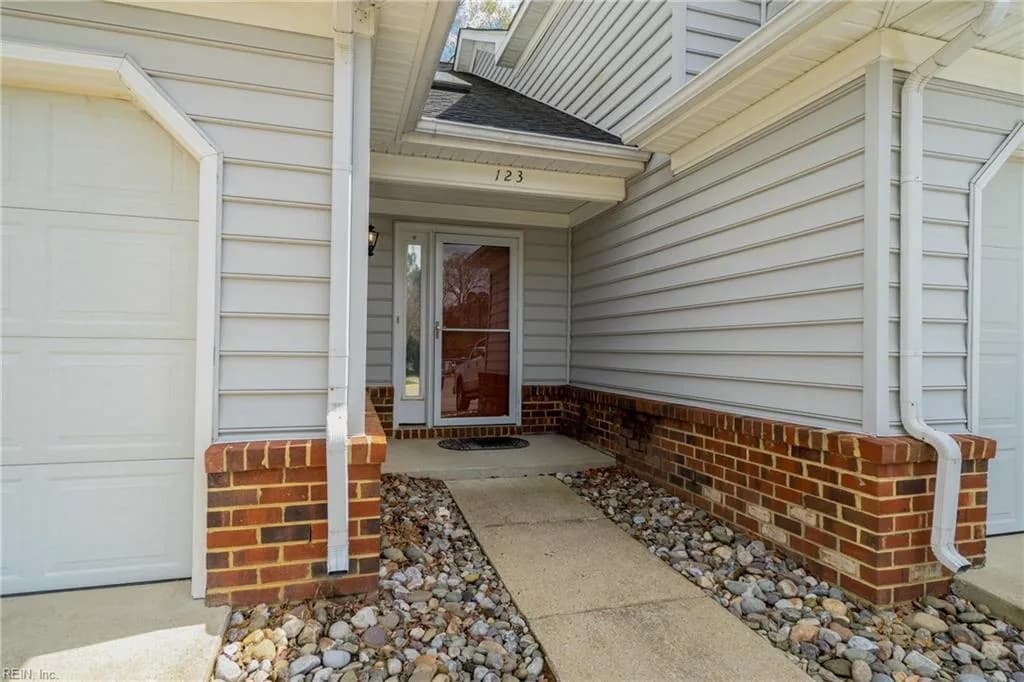 123 Songbird TRL, YORKTOWN VA 23692 - Photo 3