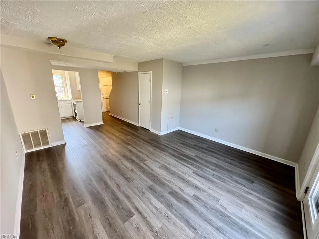 446 Britnie CT, NEWPORTNEWS VA 23602 - Photo 3