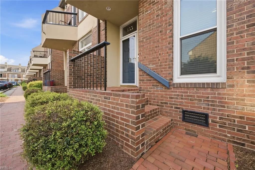155 Crawford PW, PORTSMOUTH VA 23704 - Photo 5