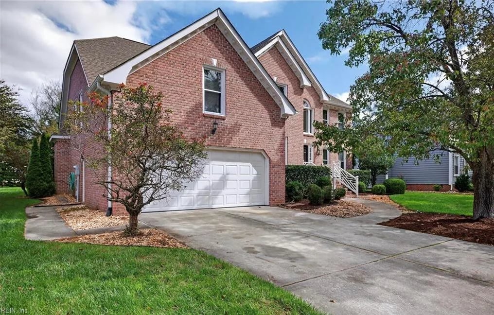 823 Keeling Dr NONE, Chesapeake — 5 bed Residential, 3,209 sqft