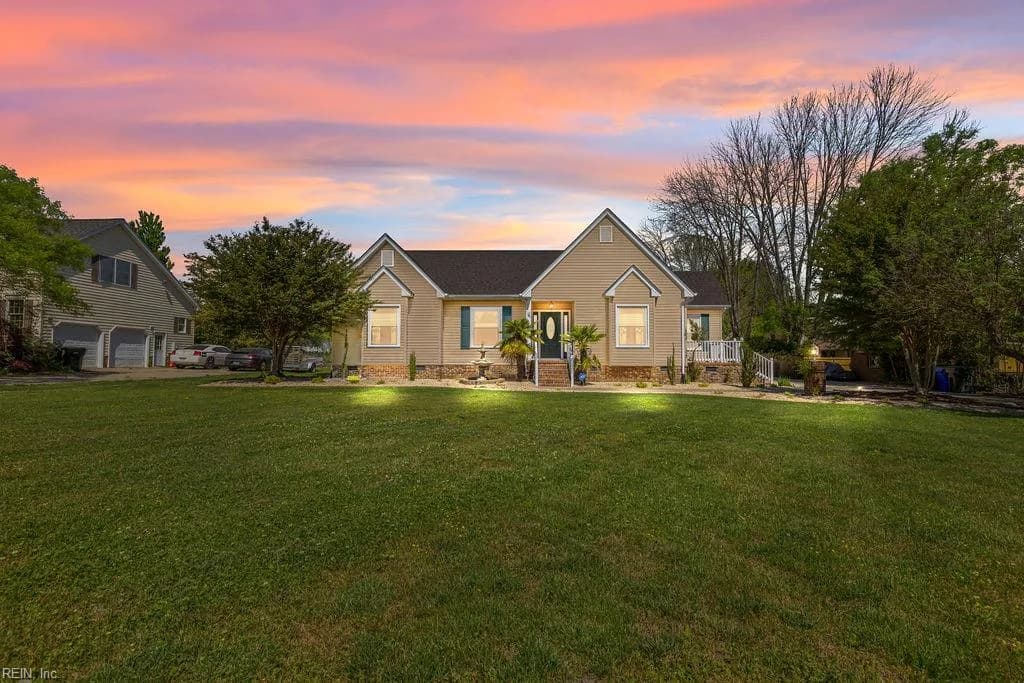 100 Crescent DR, FRANKLIN VA 23851 - Main photo