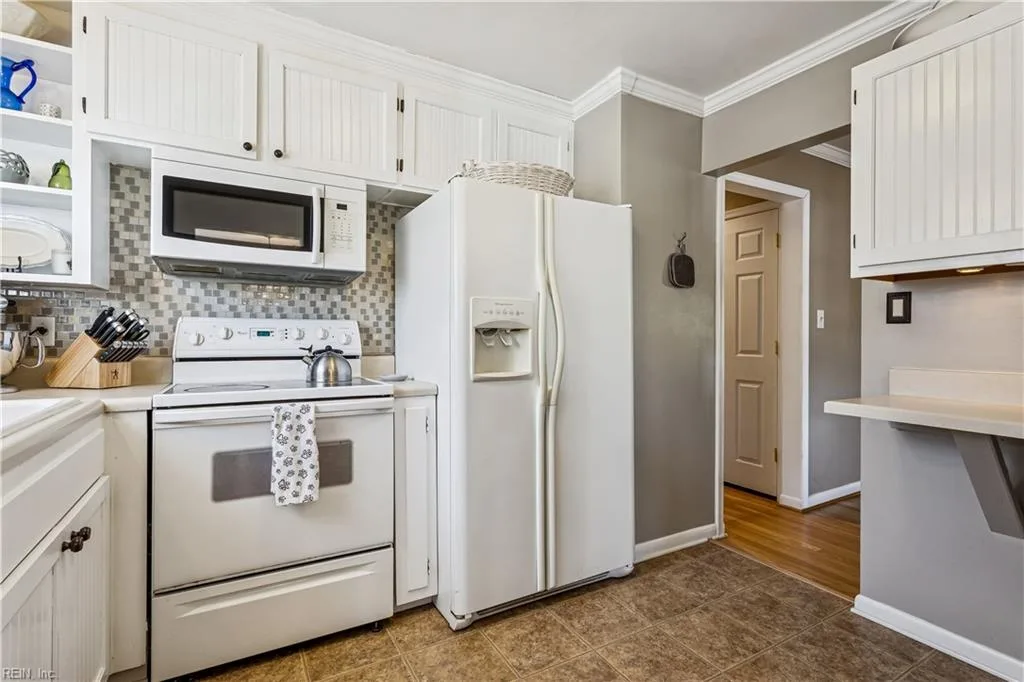 496 Windemere RD, NEWPORTNEWS VA 23602 - Photo 5