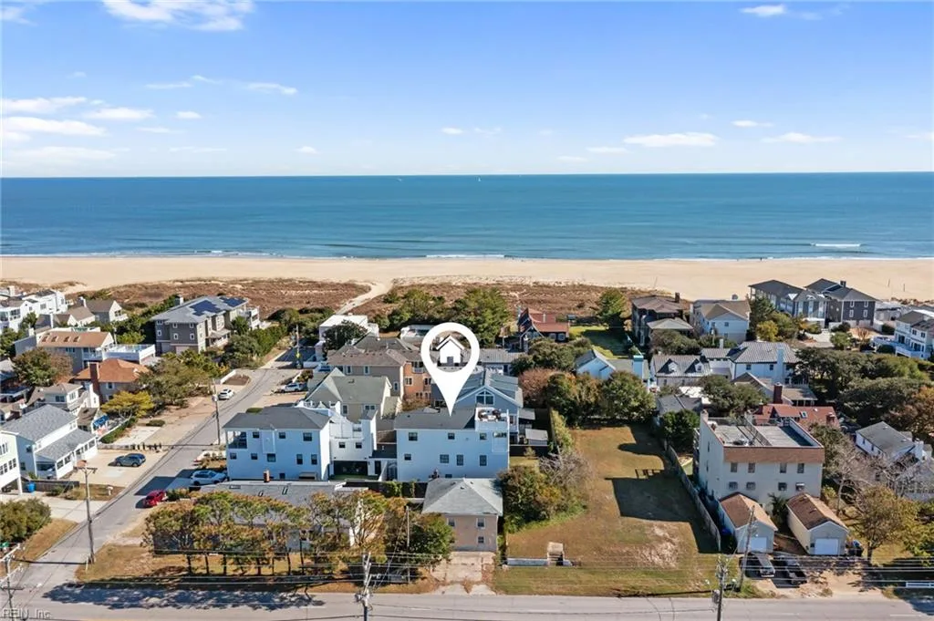 112 60th ST #B, Virginia Beach — 4 bed Residential, 2,800 sqft