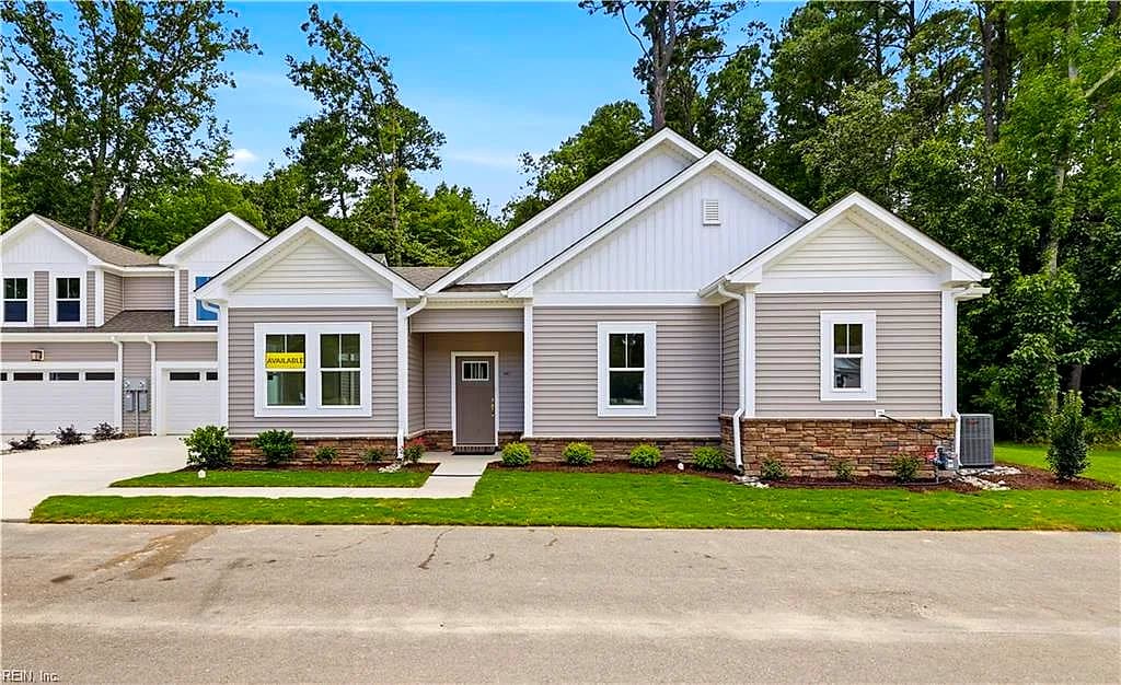 1000 Regal RD #A, SUFFOLK VA 23434 - Photo 3
