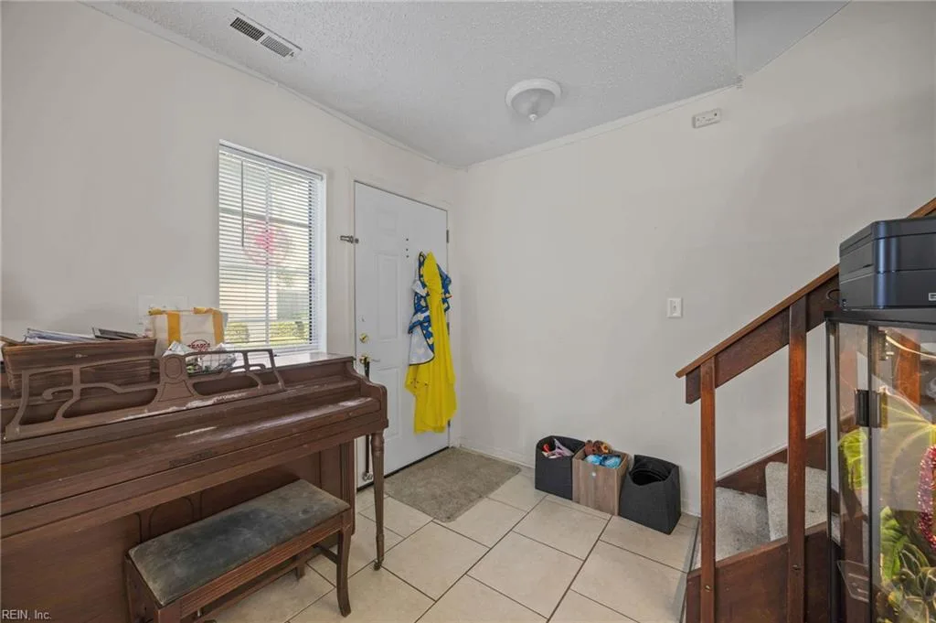 633 Oleander CIR, VIRGINIABEACH VA 23464 - Photo 5