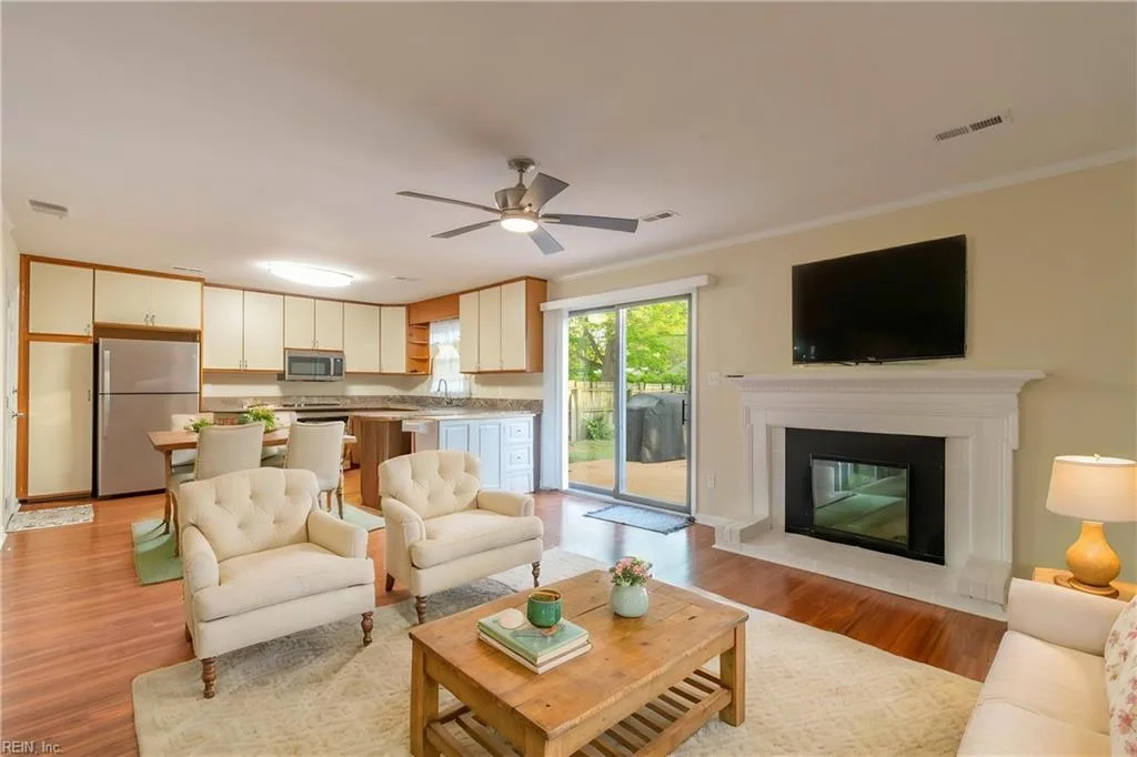 6 Valirey DR, HAMPTON VA 23669 - Photo 3