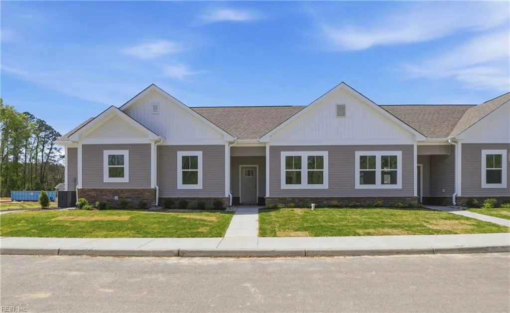 1301 Regal RD #A, SUFFOLK VA 23434