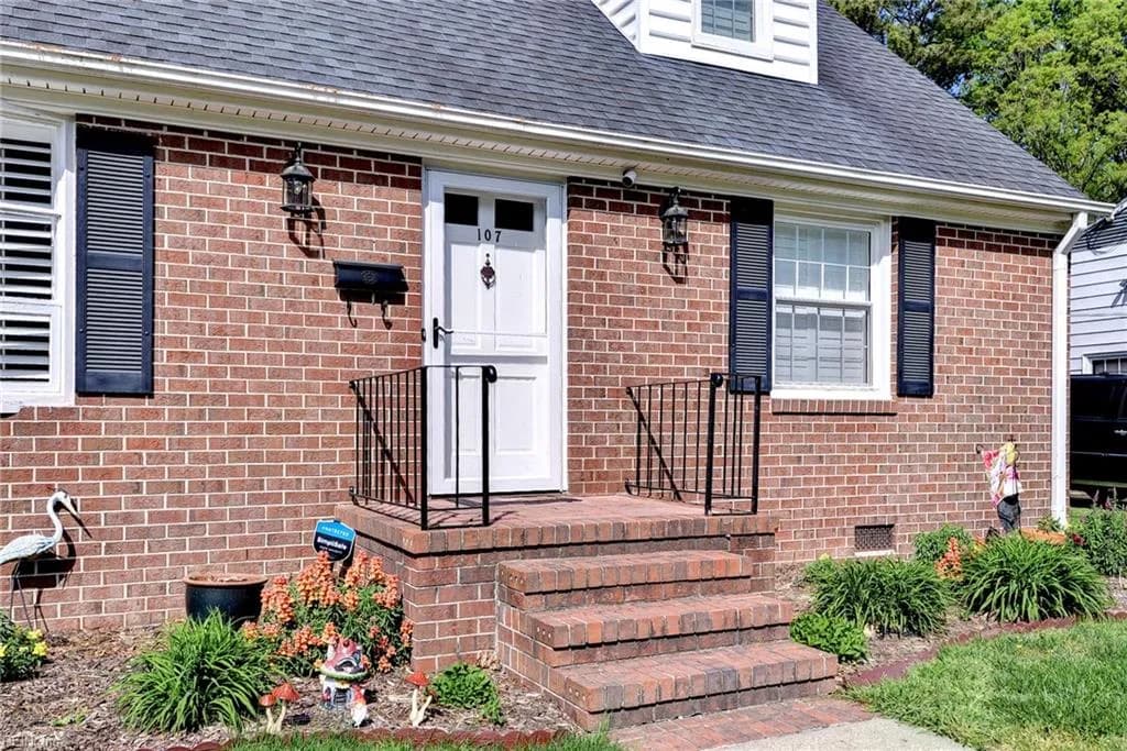 107 Glade RD, NEWPORTNEWS VA 23606 - Photo 4