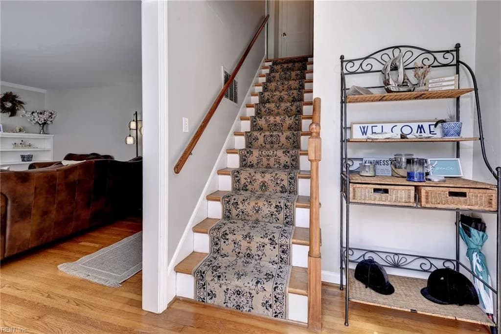 107 Glade RD, NEWPORTNEWS VA 23606 - Photo 5