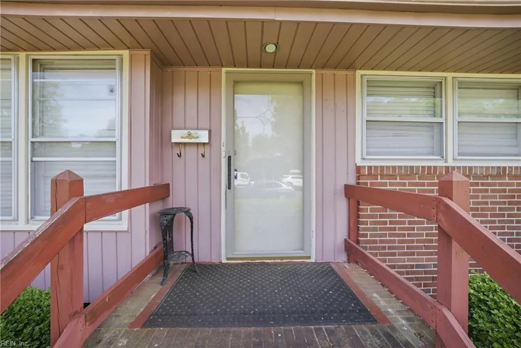 734 Milton DR, HAMPTON VA 23666 - Photo 3