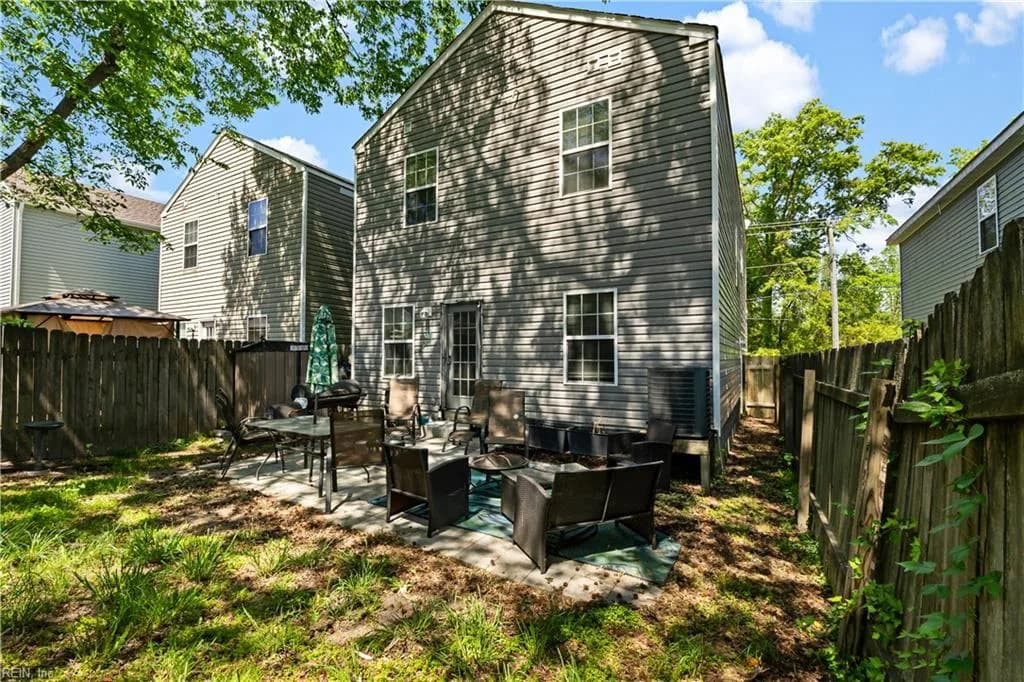 1016 Middle ST, CHESAPEAKE VA 23324 - Photo 4