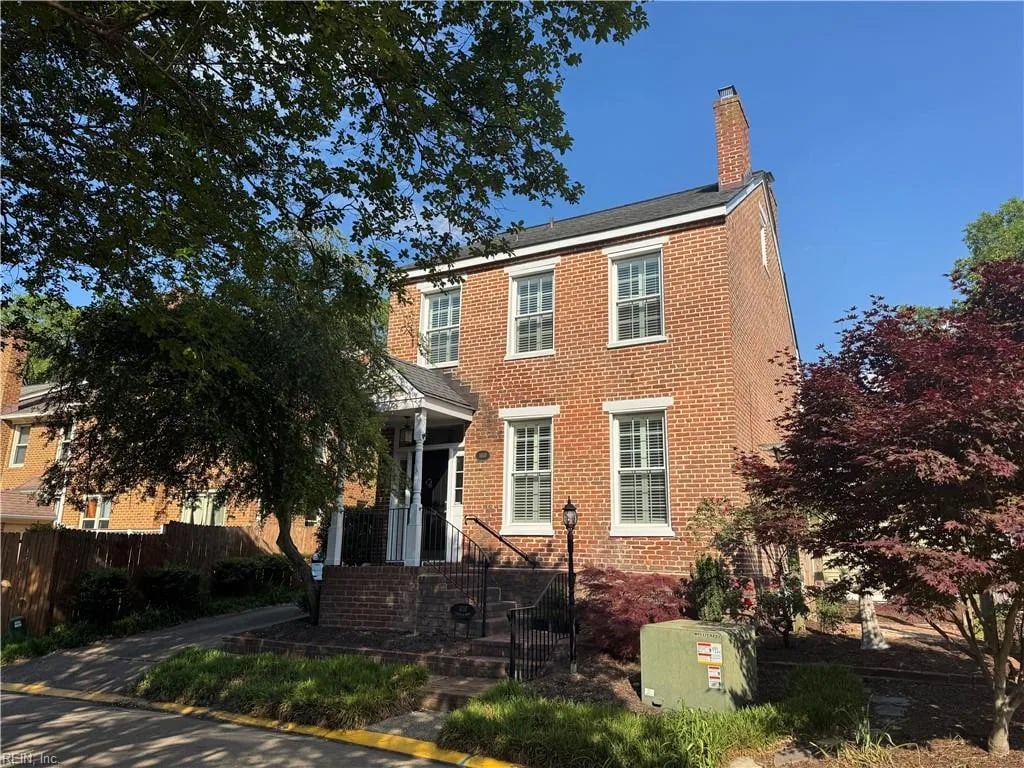 1010 Llewellyn MEWS, Norfolk — 3 bed Residential, 2,313 sqft