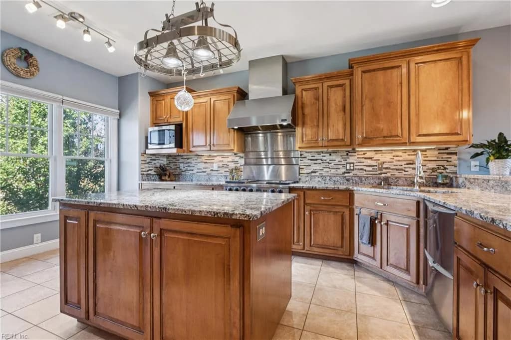 757 Charthouse CIR, HAMPTON VA 23664 - Photo 5