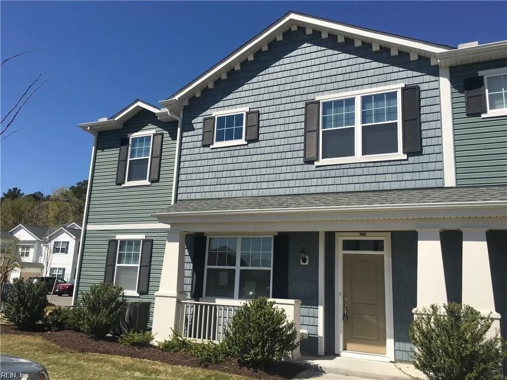 4315 Farringdon WAY, CHESAPEAKE VA 23321 - Photo 2