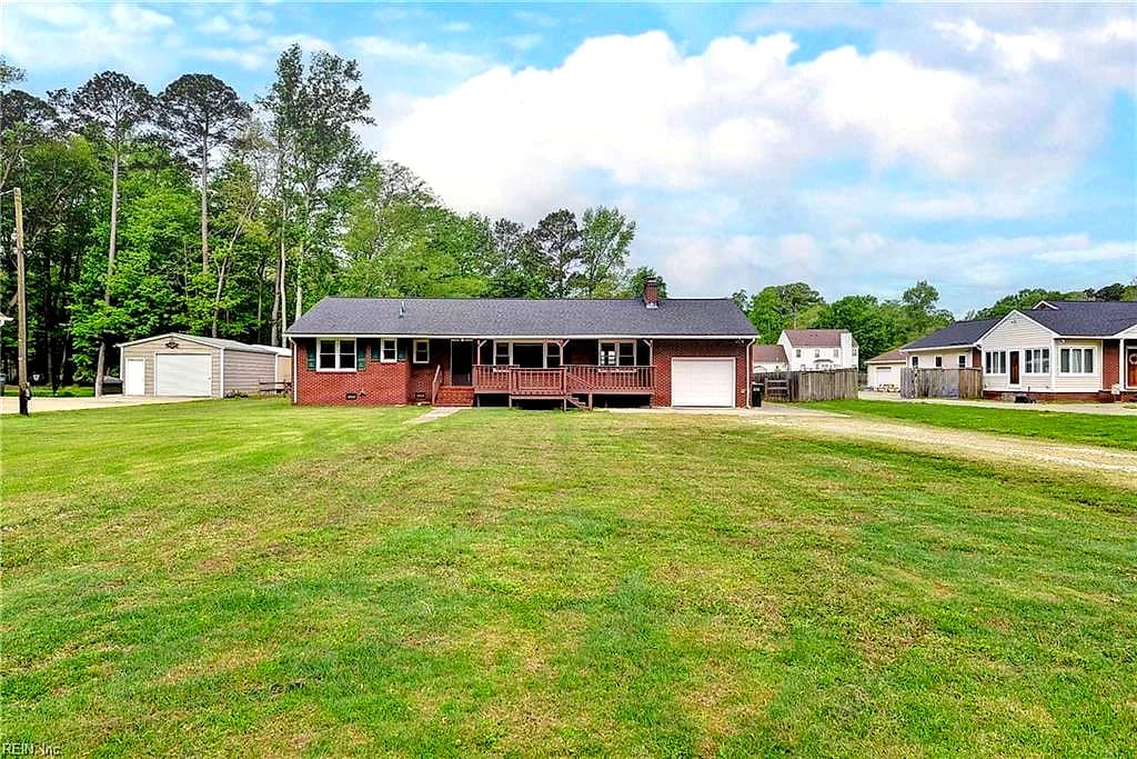 109 Old Railway RD, YORKTOWN VA 23692 - Main photo