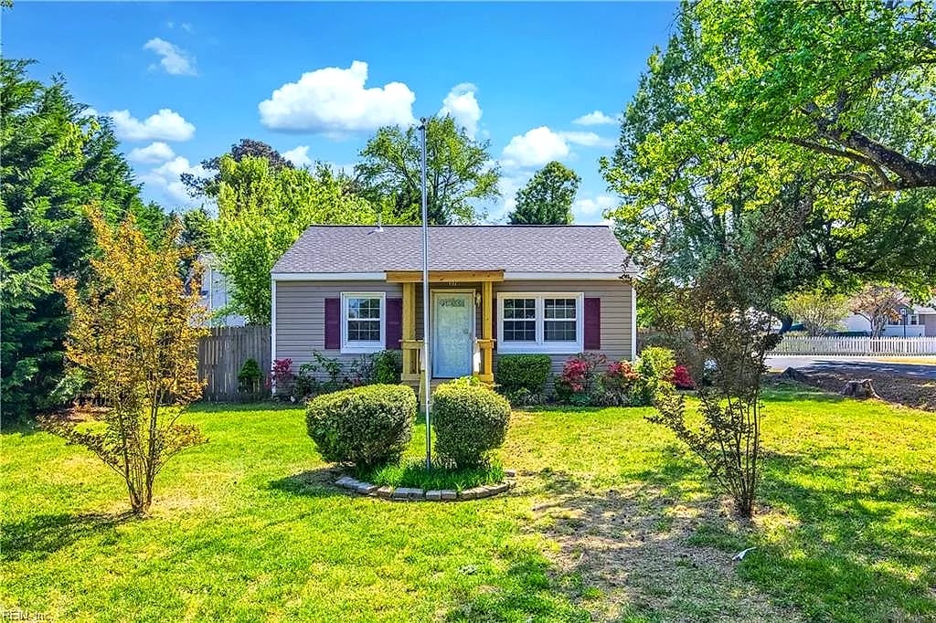 317 Richmond DR, Hampton — 2 bed Residential, 856 sqft