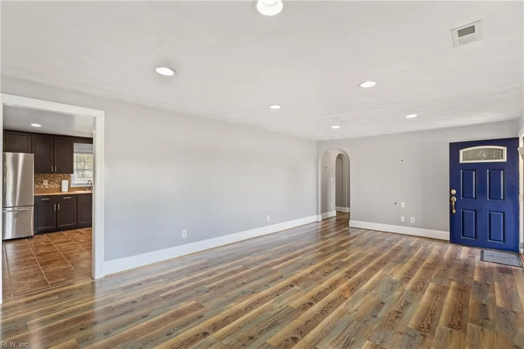 8605 Guinea RD, HAYES VA 23072 - Photo 5
