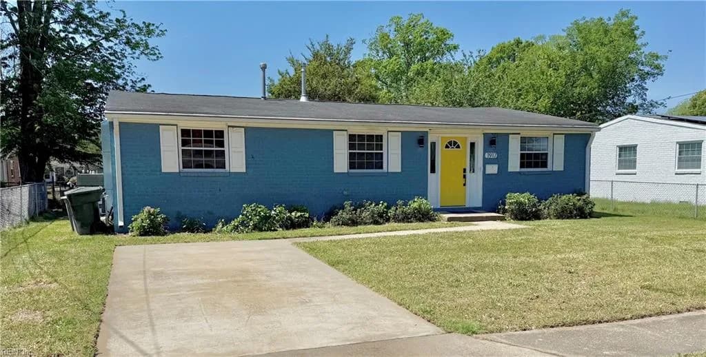 1917 Zinzer RD, HAMPTON VA 23663 - Photo 2