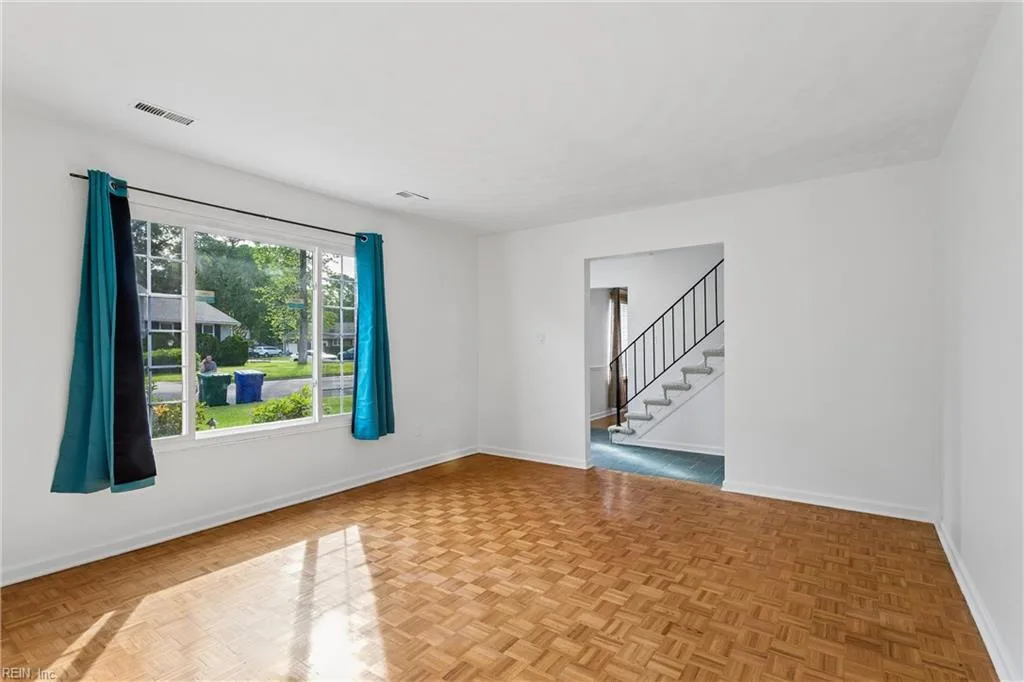 821 Greenwich LN, NEWPORTNEWS VA 23601 - Photo 5
