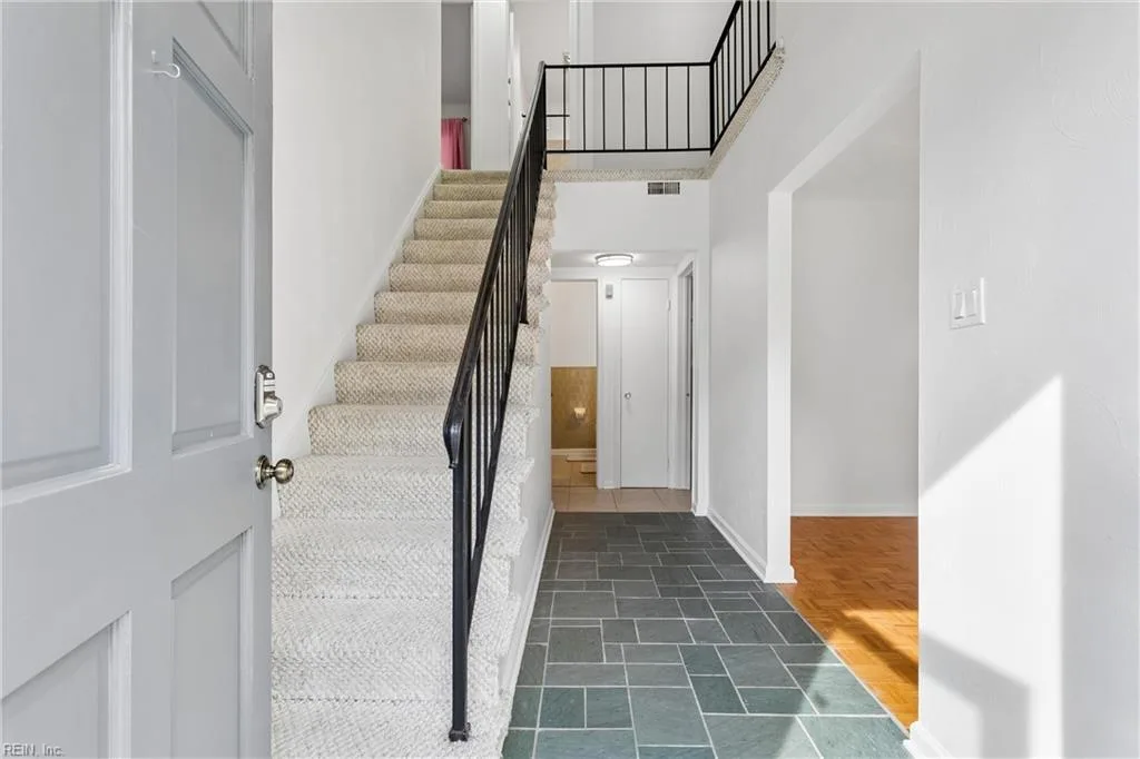 821 Greenwich LN, NEWPORTNEWS VA 23601 - Photo 5