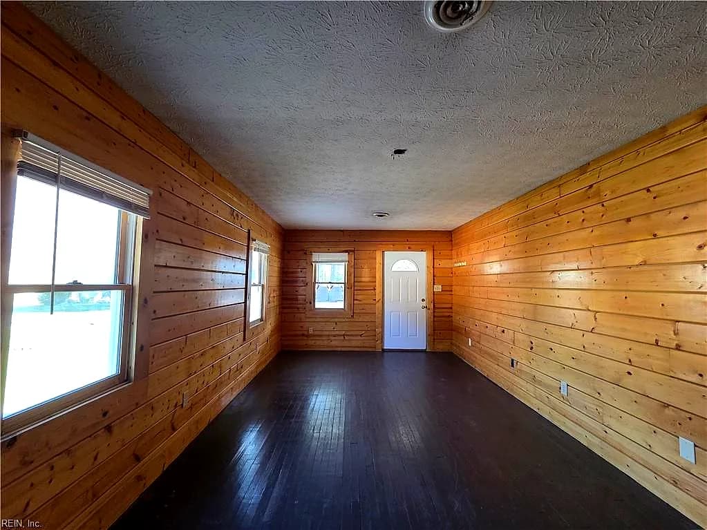 1110 Poquoson AVE, POQUOSON VA 23662 - Photo 5