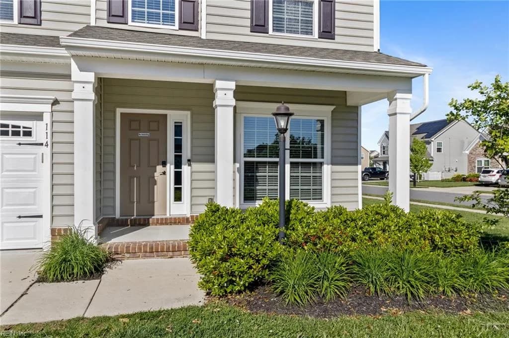114 Spring Meadow LN, SMITHFIELD VA 23430 - Photo 3